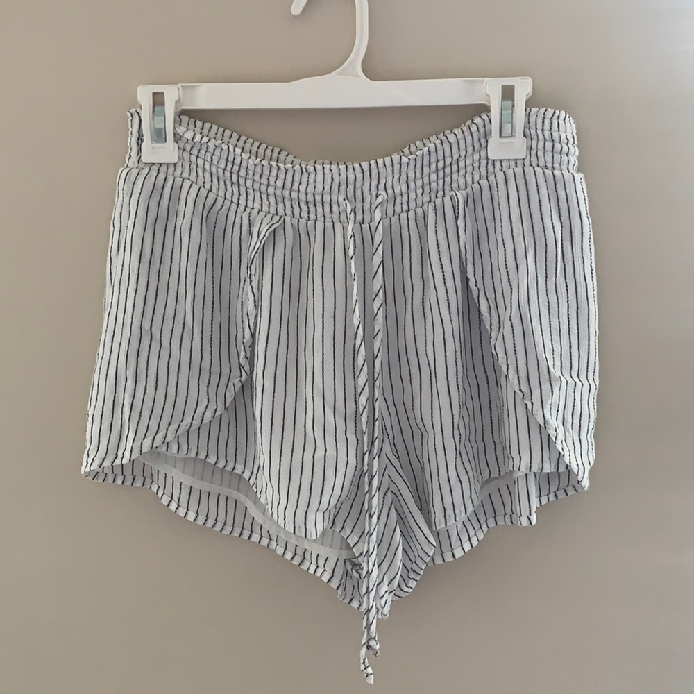 Flowy American Eagle Shorts